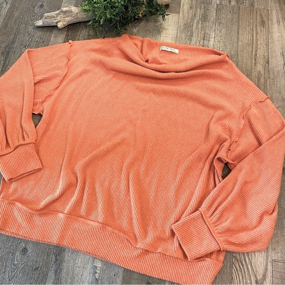 FREE PEOPLE Oversized Cowl Neck Long Sleeve Soft Ribbed Shirt Medium - Picture 1 of 8